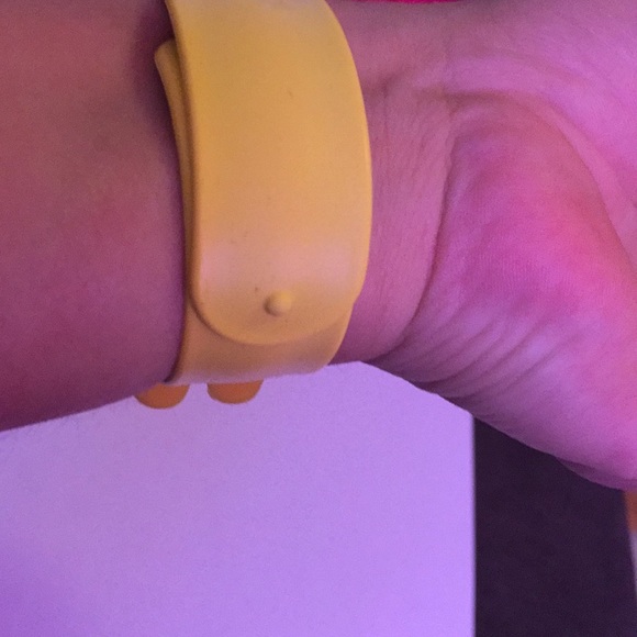 Hello kitty friend strap watch 💛🎀🕗🎀💛 - Picture 10 of 16